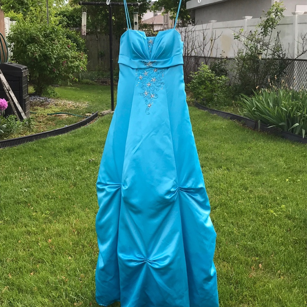 Turquoise formal dress - Picture 2 of 9